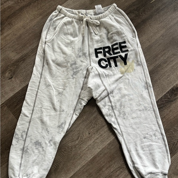 FREECITY Sweatpants - Picture 8 of 14